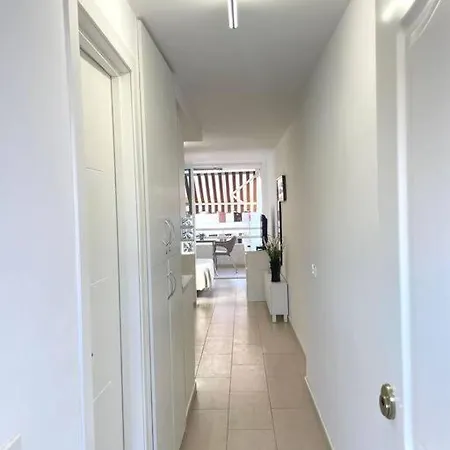 Апартаменты Licia Playa De Americas Плайя-Фаньябе