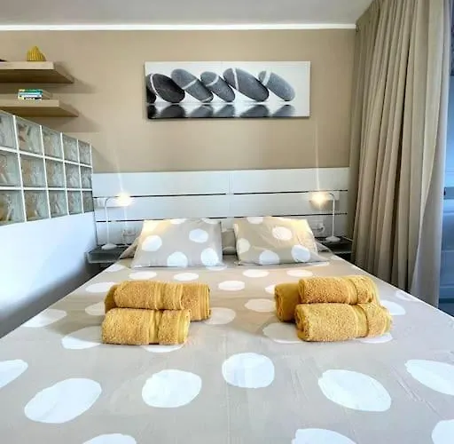 Licia Playa De Americas Apartment