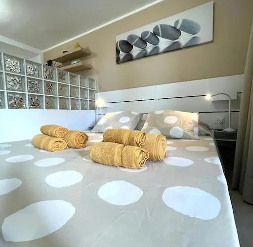 Apartman Licia Playa De Americas Playa Feñabe